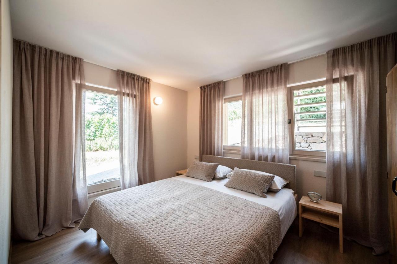 Weingut Kornell - Schafferhaus Cosmas Und Zeder Apartment Terlano Ngoại thất bức ảnh